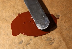 Etalez le chocolat à l'aide d'une spatule