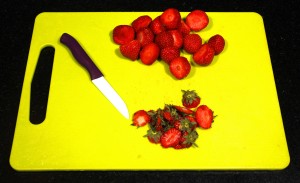 Équeutez les fraises