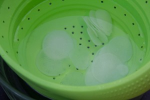 Plongez les navets dans de l'eau glacée pour arrêter la cuisson