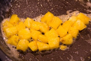 Dés ananas caramélisés