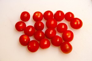 Nettoyez les tomates cerises