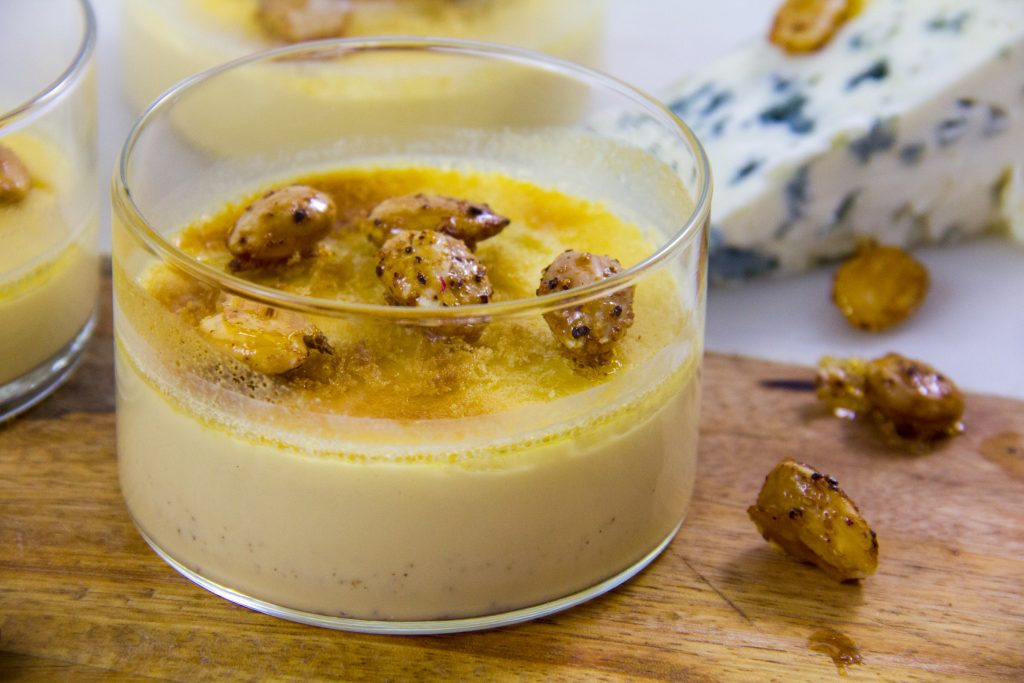 Crème brûlée au bleu d’Auvergne et amandes grillées - menus de fêtes