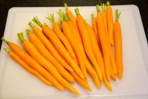 Épluchez et pelez les carottes