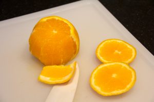 Pelez à vif les oranges