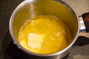 Faites fondre le beurre