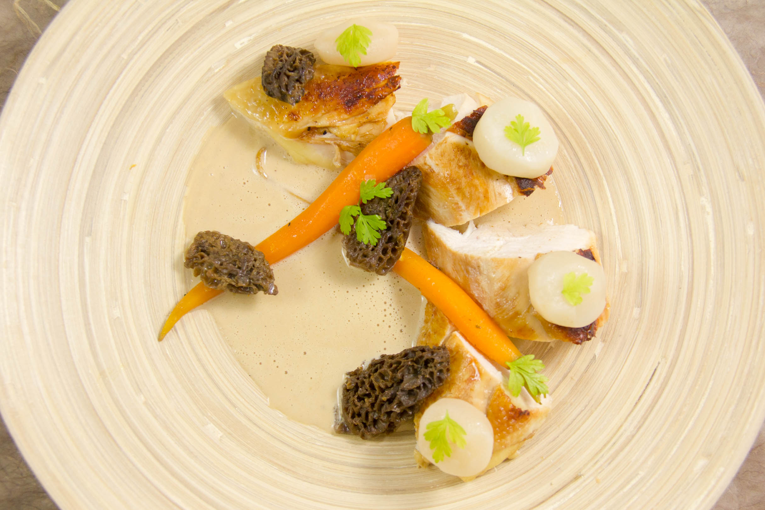 Poularde De Bresse A La Creme Et Morilles Basse Temperature Au Four Facon Georges Blanc Les Gourmantissimes