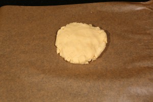 Déposez la pâte sur une feuille de papier cuisson
