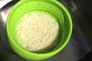 Égouttez le riz.