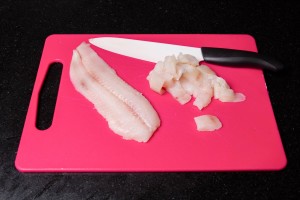 Coupez les poisson en morceaux.