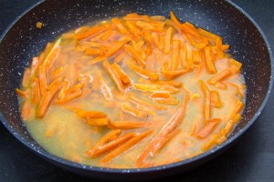 Cuire les carottes à feu doux