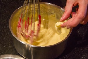 rajoutez les parcelles de beurre