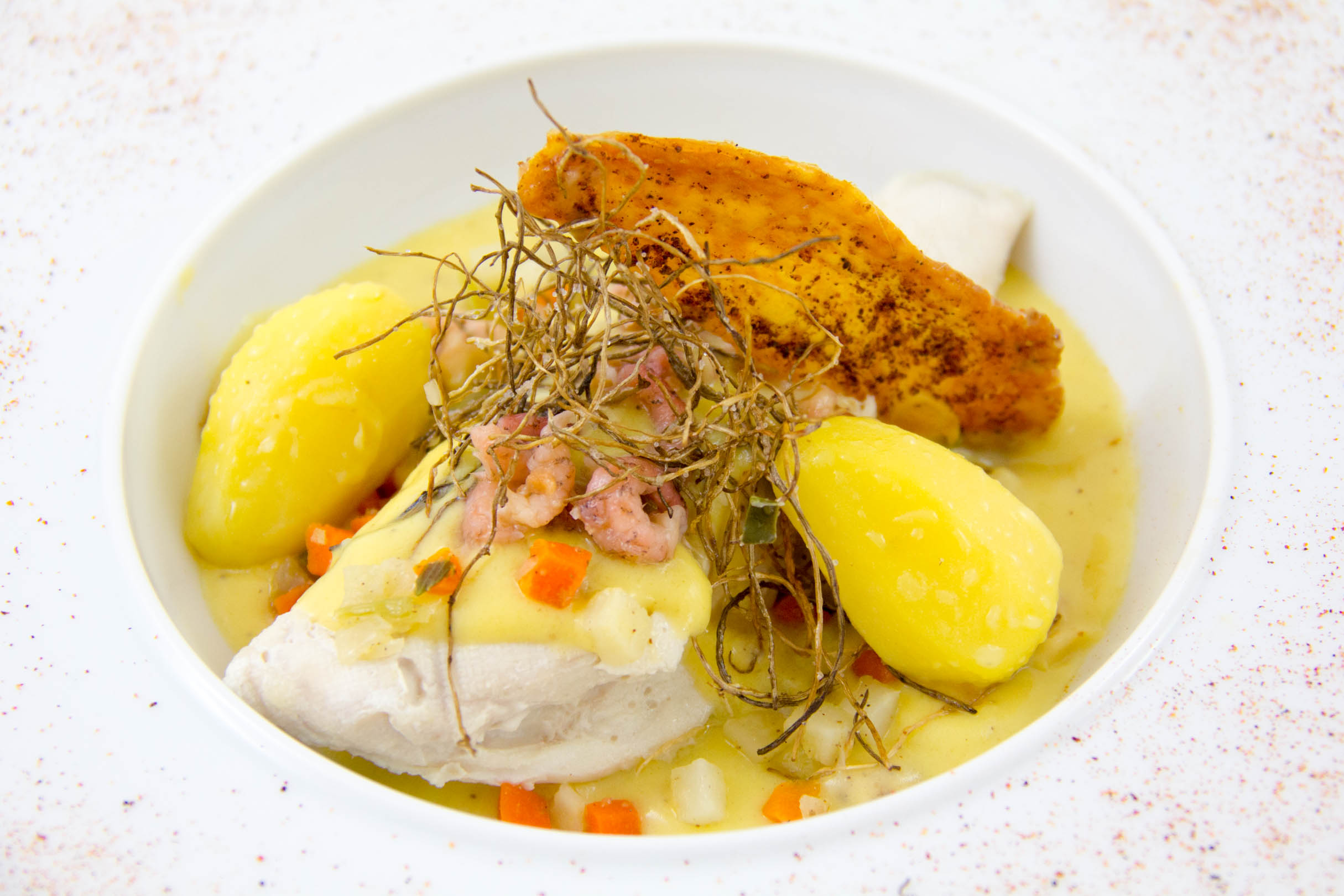 Mon Waterzooi terre mer basse température, chips de peau de poulet [les] Gourmantissimes