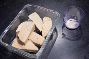 Assaisonnez les tranches de foie gras