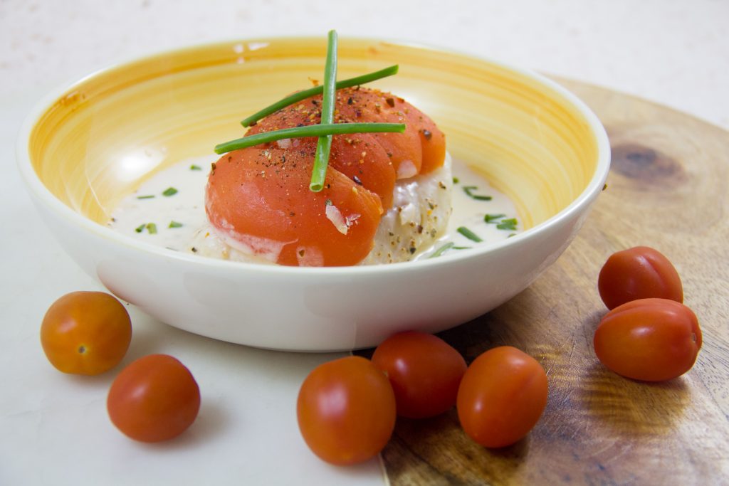 Dos de Skrei aux tomates, sauce crémeuse à l'échalote