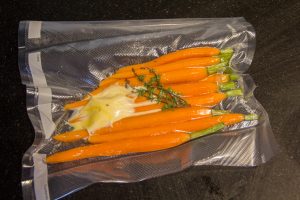 Mettez les carottes sous vide
