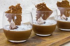 Crème Végan onctueuse au chocolat et noix de coco, sans oeuf ni lactose
