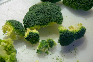 Détaillez le brocoli en sommités