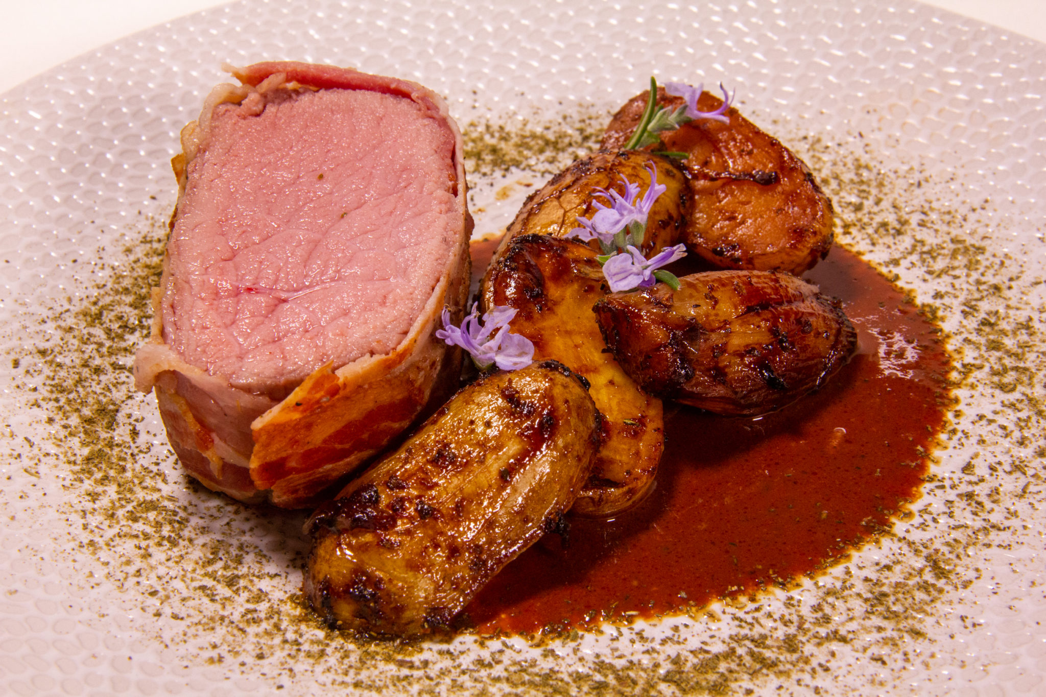 Paleron De Veau Extra Moelleux Braise A Basse Temperature Veau au romarin (Recette basse température) - [les] Gourmantissimes