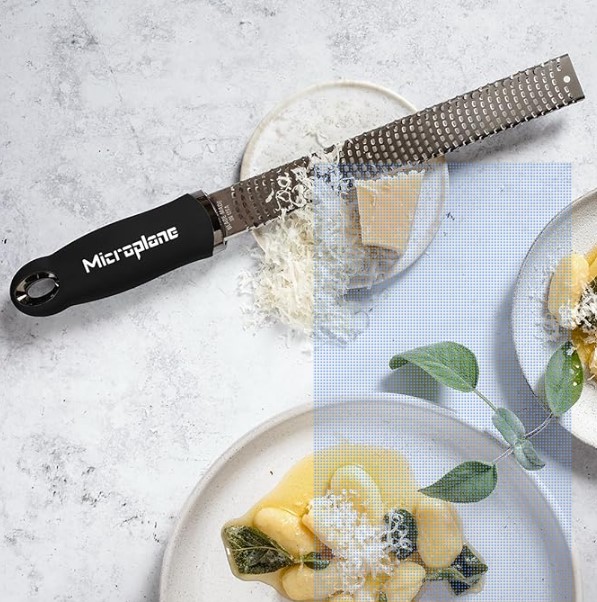 Microplane Râpe à zesteur en couleur Noir pour agrumes, parmesan, gingembre, chocolat et noix de muscade